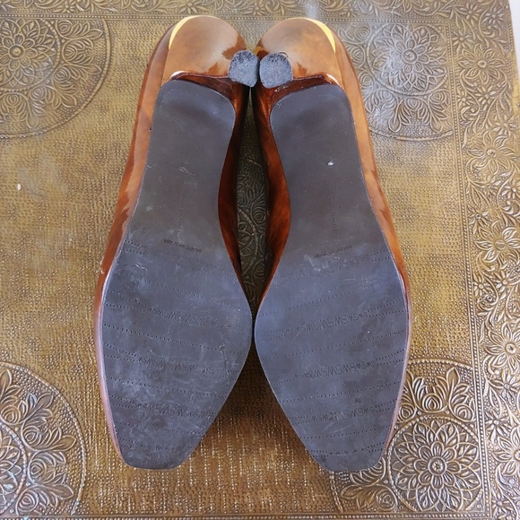Stuart Weitzman Brown Patent Leather Heels - Picture 7 of 8